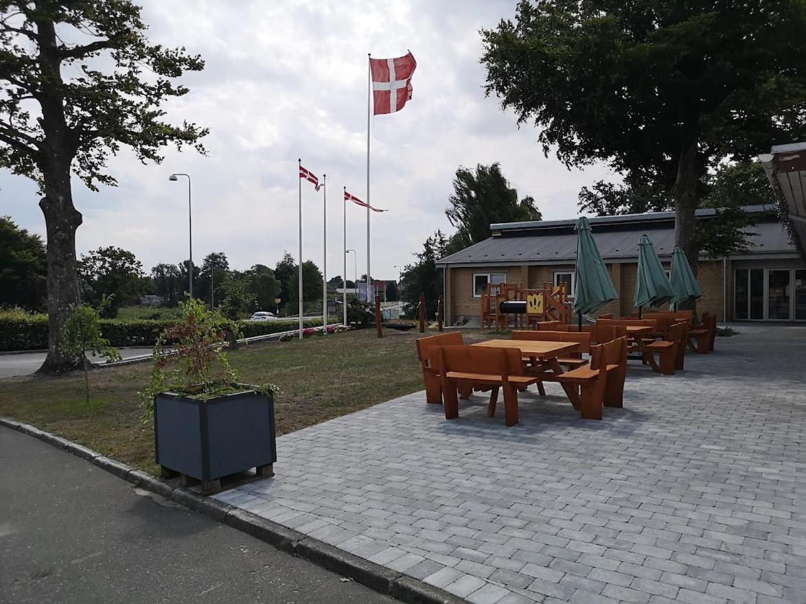 Sdr. Omme Kro & Hotel Экстерьер фото