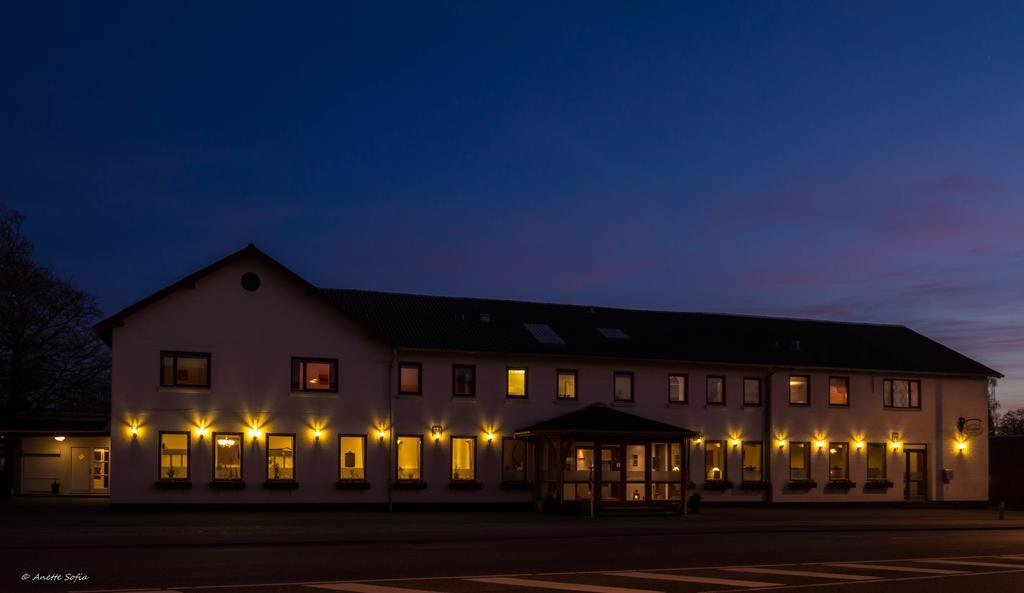 Sdr. Omme Kro & Hotel Экстерьер фото