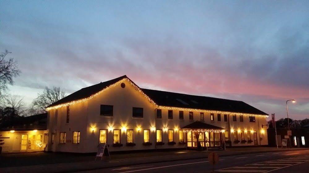 Sdr. Omme Kro & Hotel Экстерьер фото